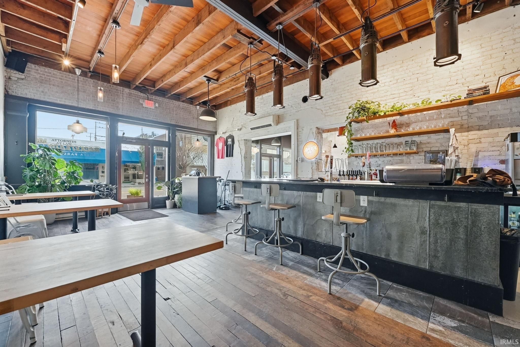 Image of 108 & 110 E Market Street