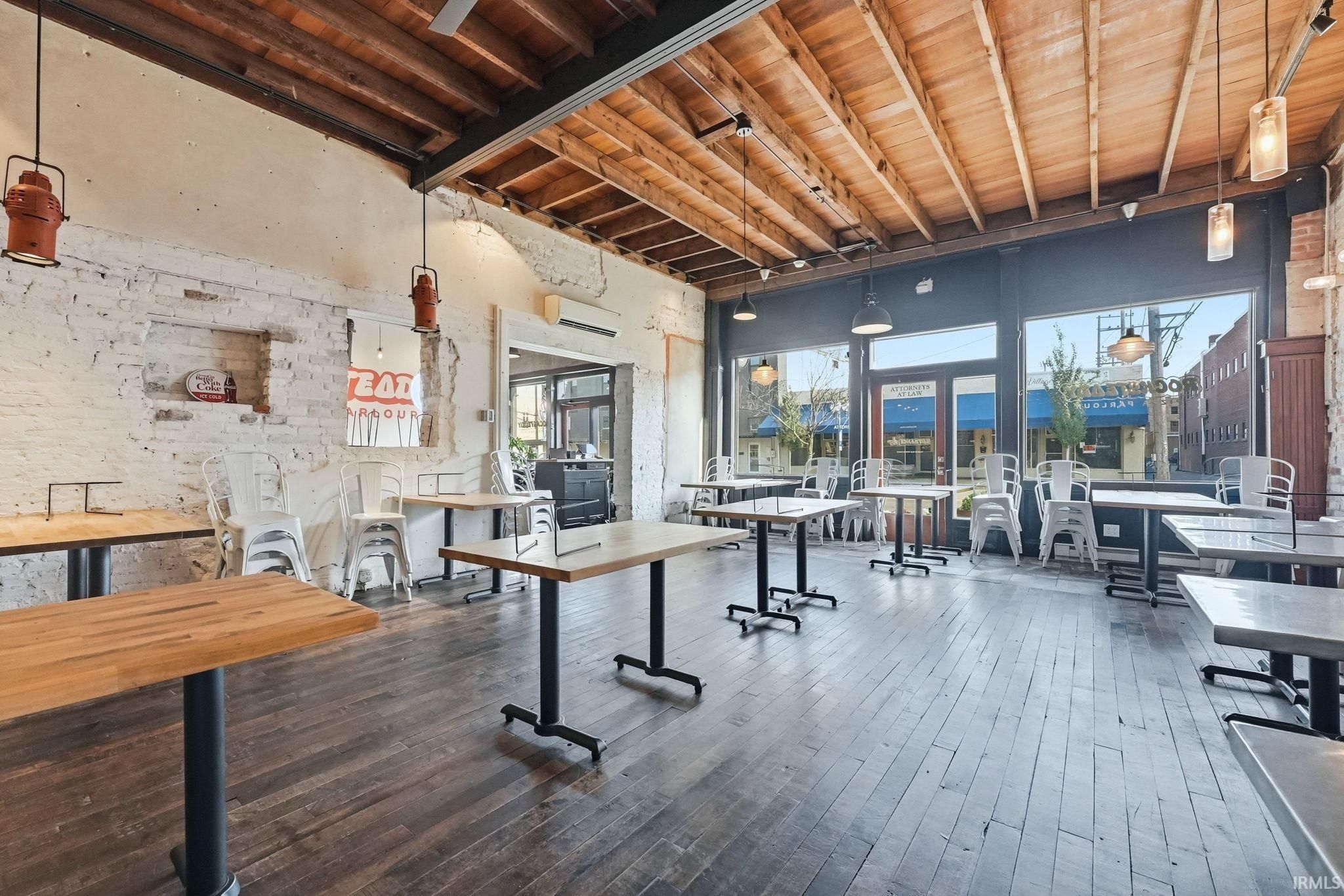 Image of 108 & 110 E Market Street
