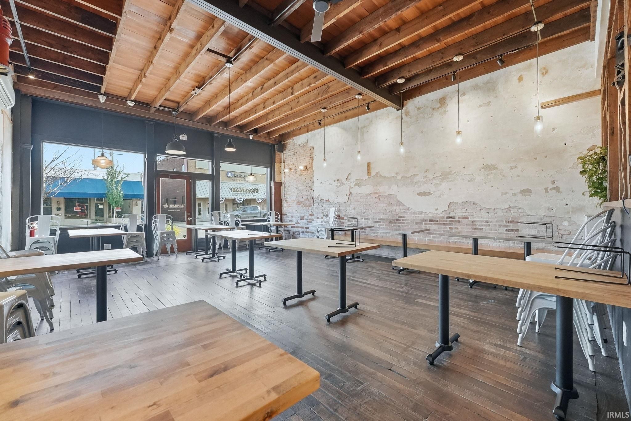 Image of 108 & 110 E Market Street