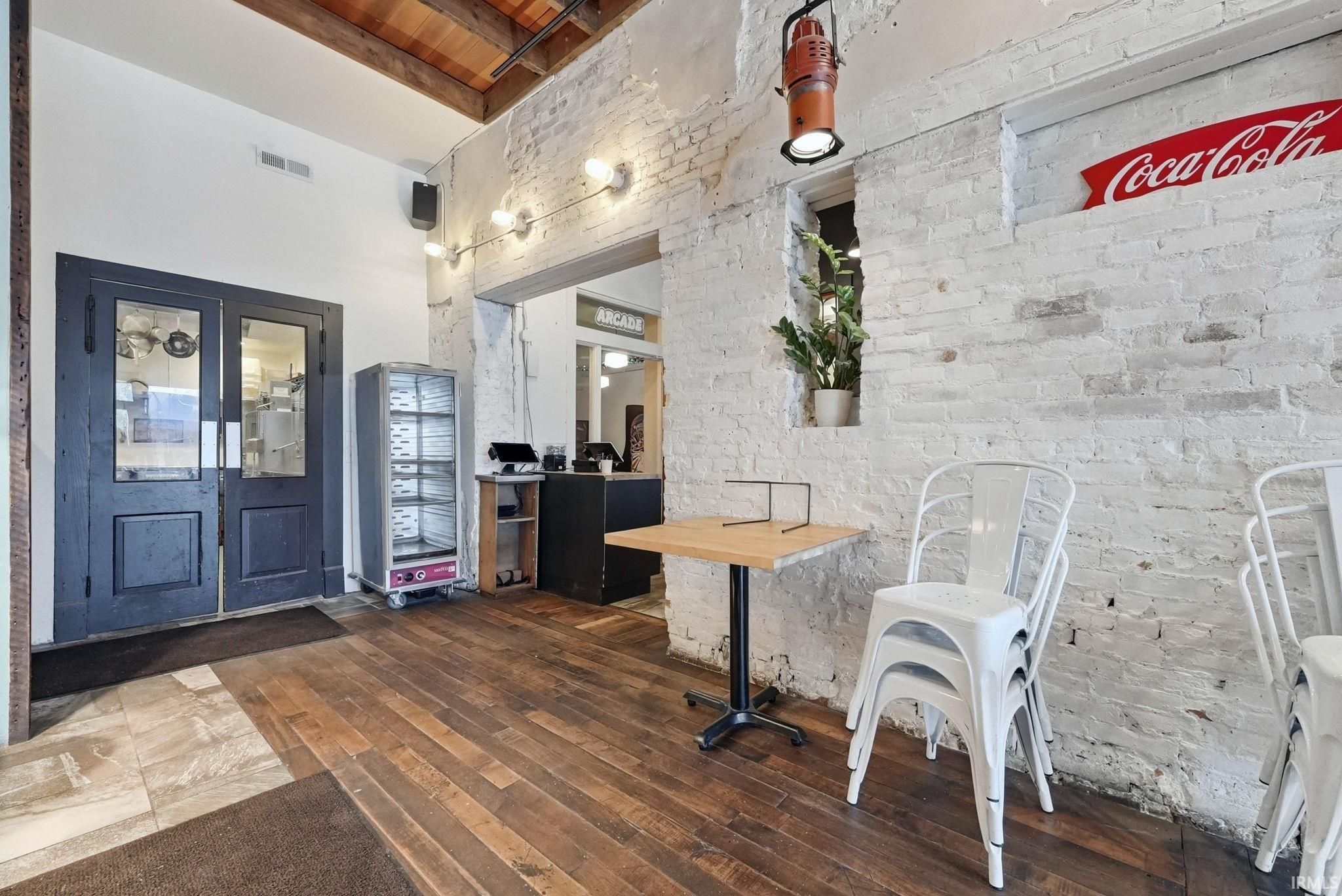 Image of 108 & 110 E Market Street