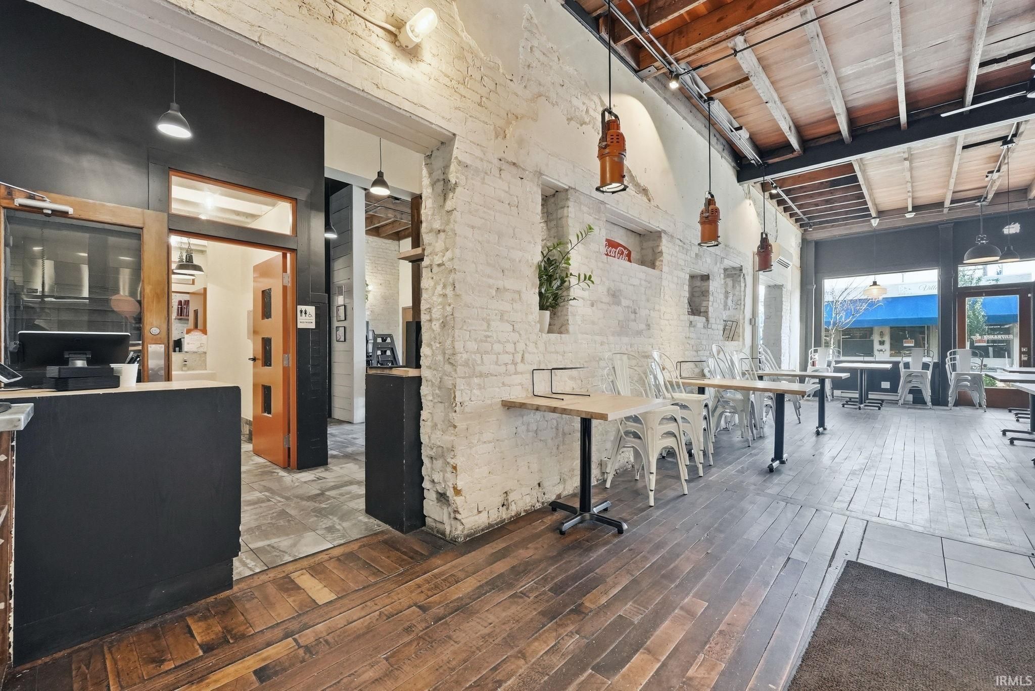 Image of 108 & 110 E Market Street