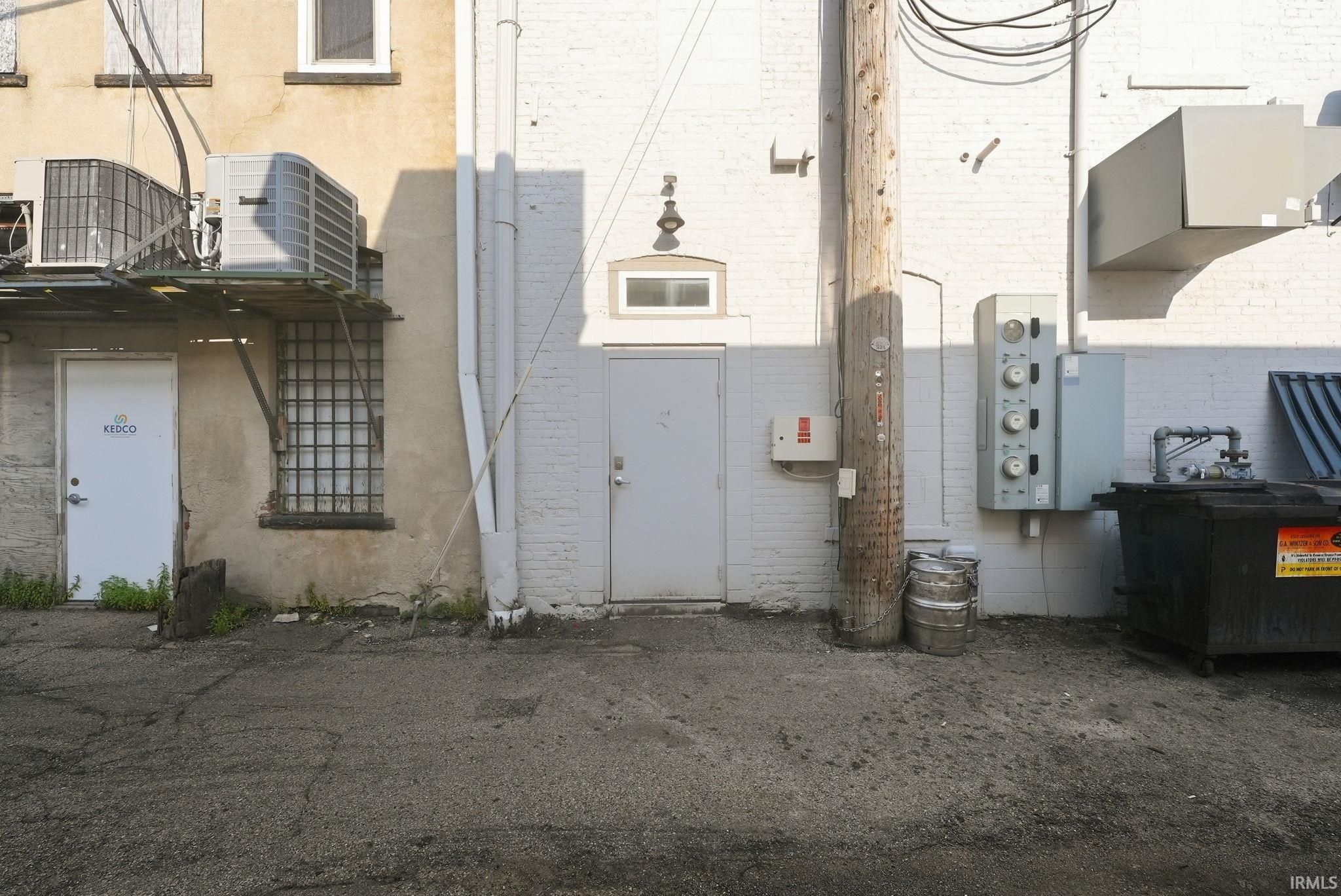 Image of 108 & 110 E Market Street