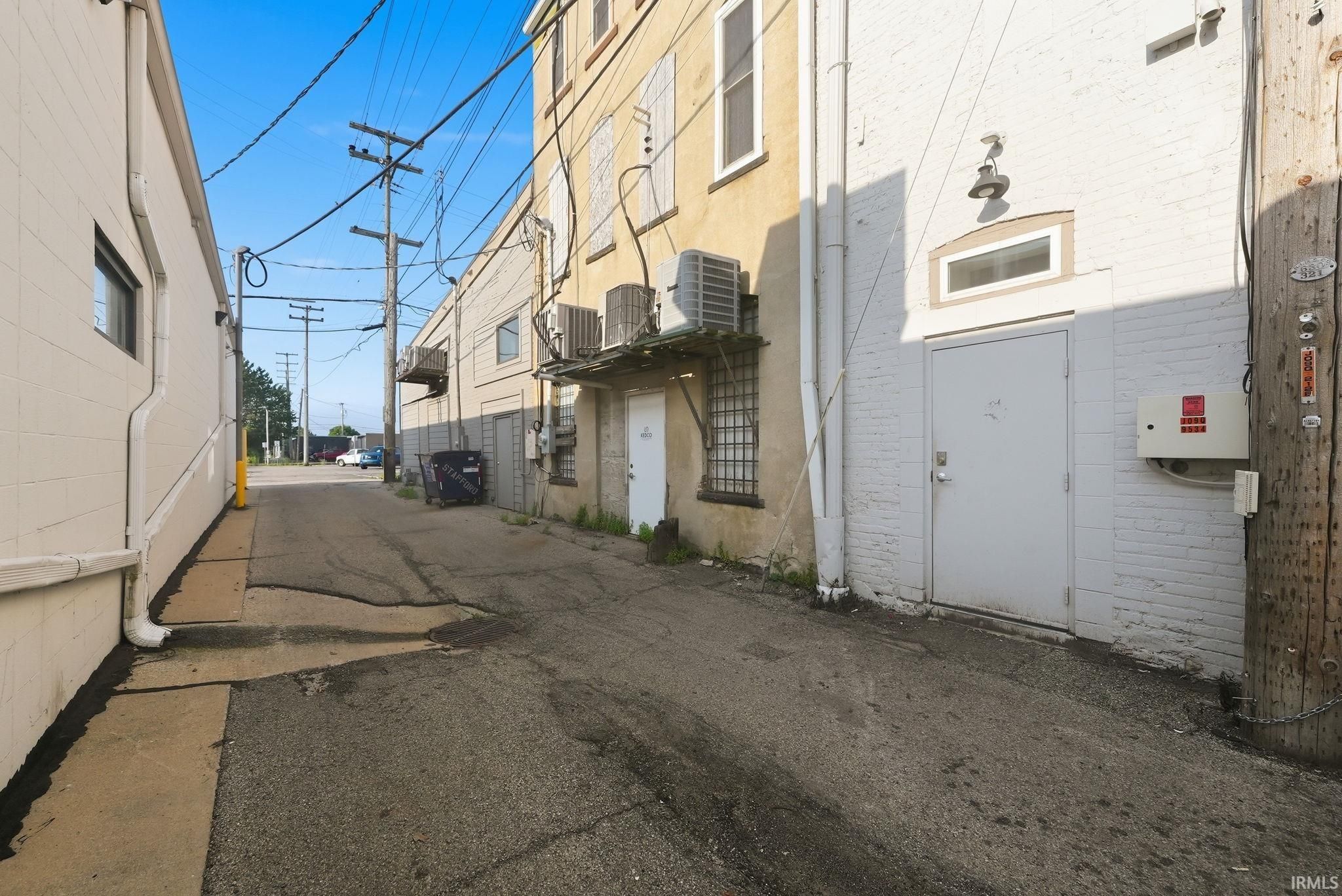 Image of 108 & 110 E Market Street