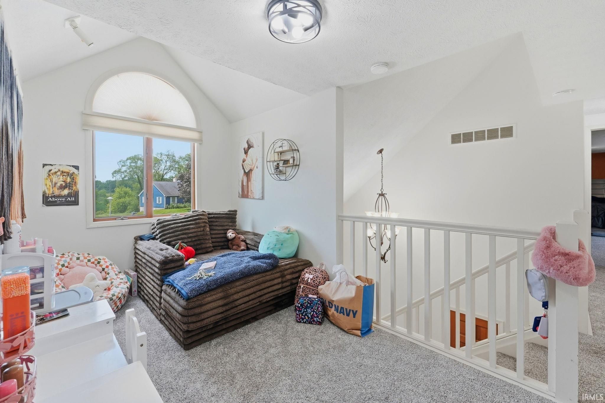 Image of 534 Crestlane Drive