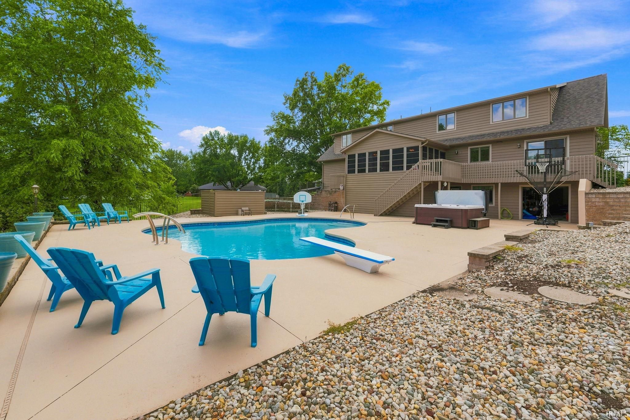 Image of 534 Crestlane Drive