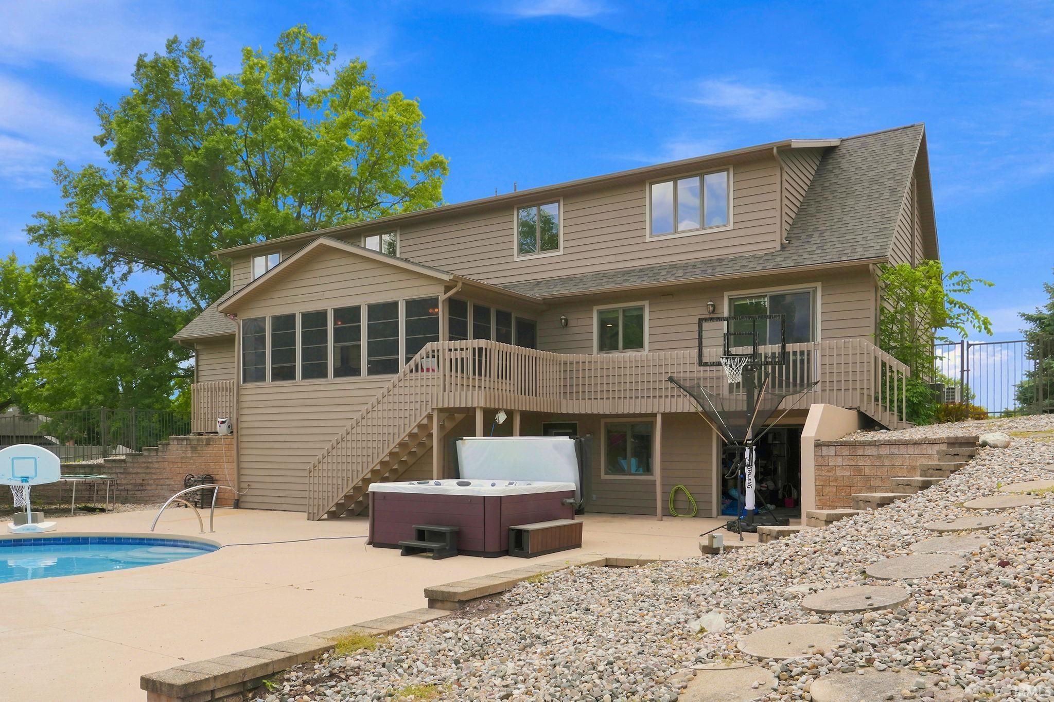 Image of 534 Crestlane Drive
