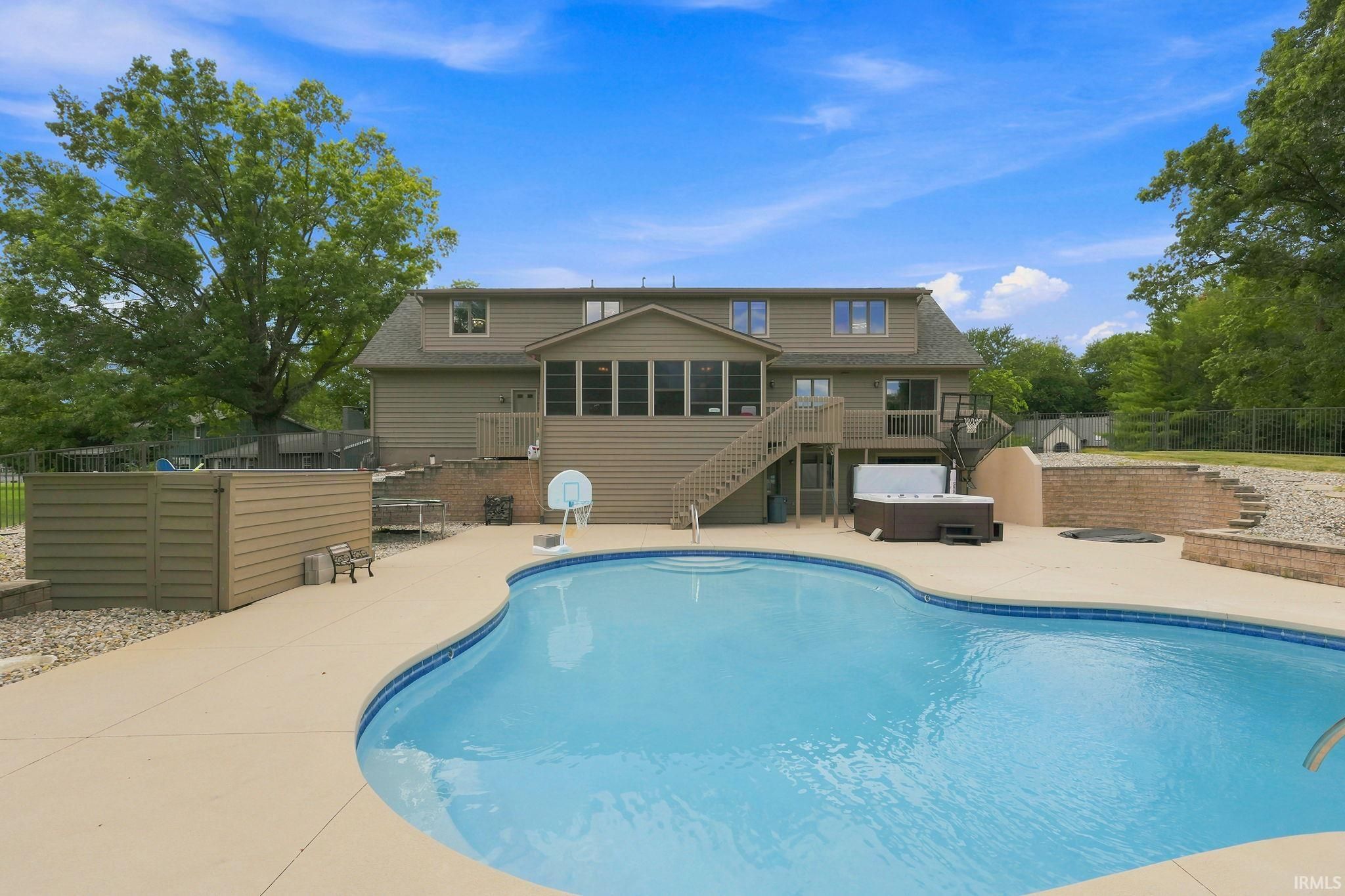 Image of 534 Crestlane Drive