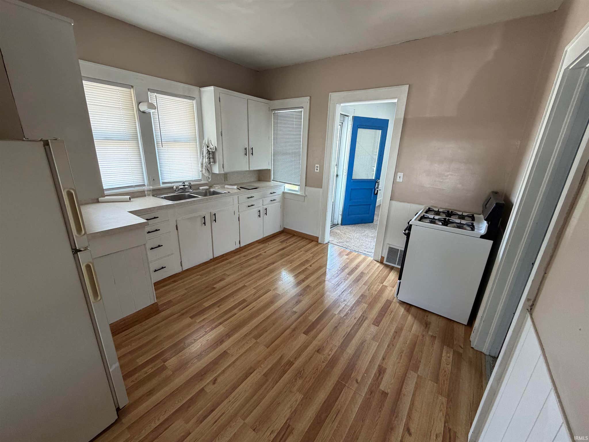 Image of 314 W Winona Avenue