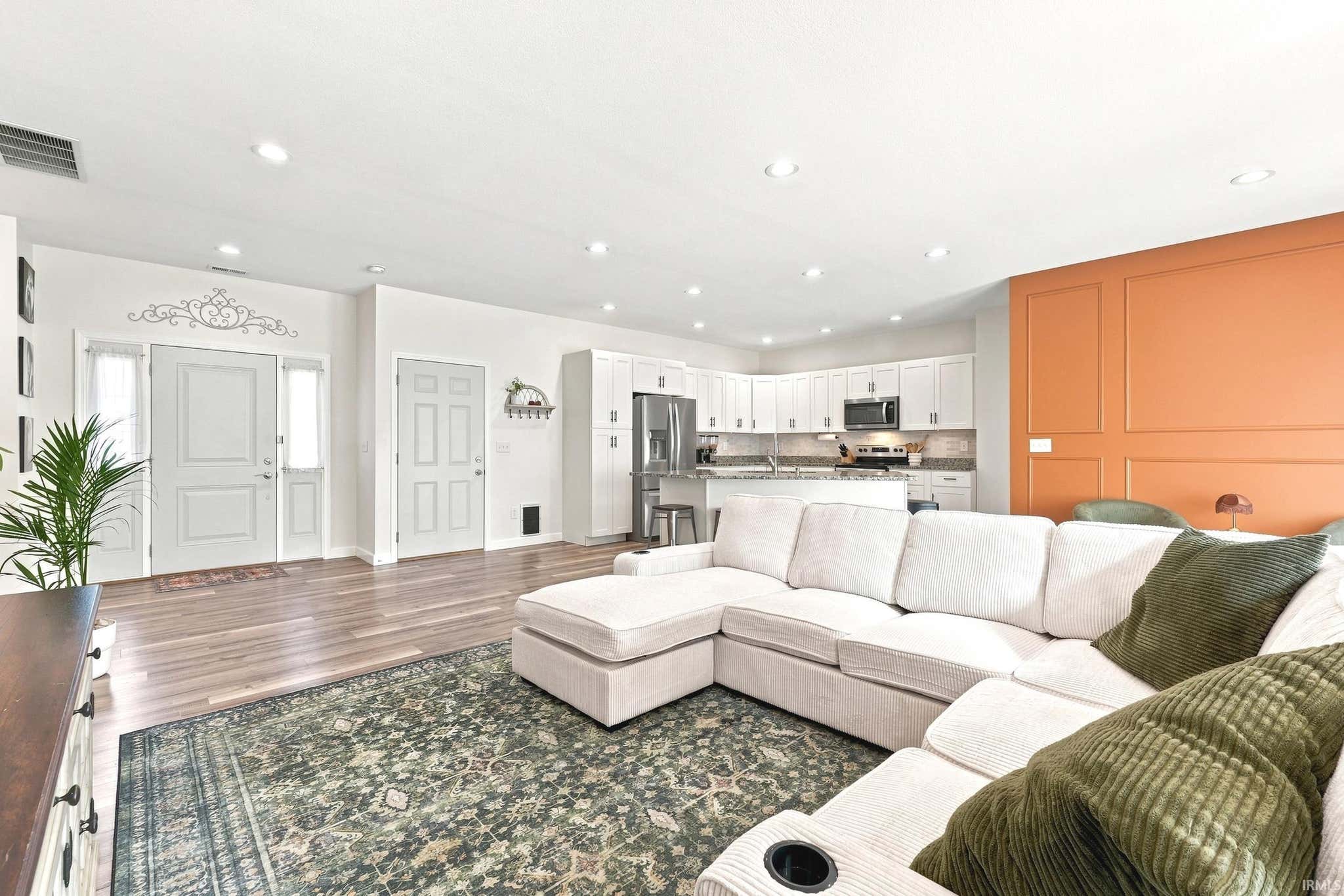 Image of 1338 N Santorini Drive