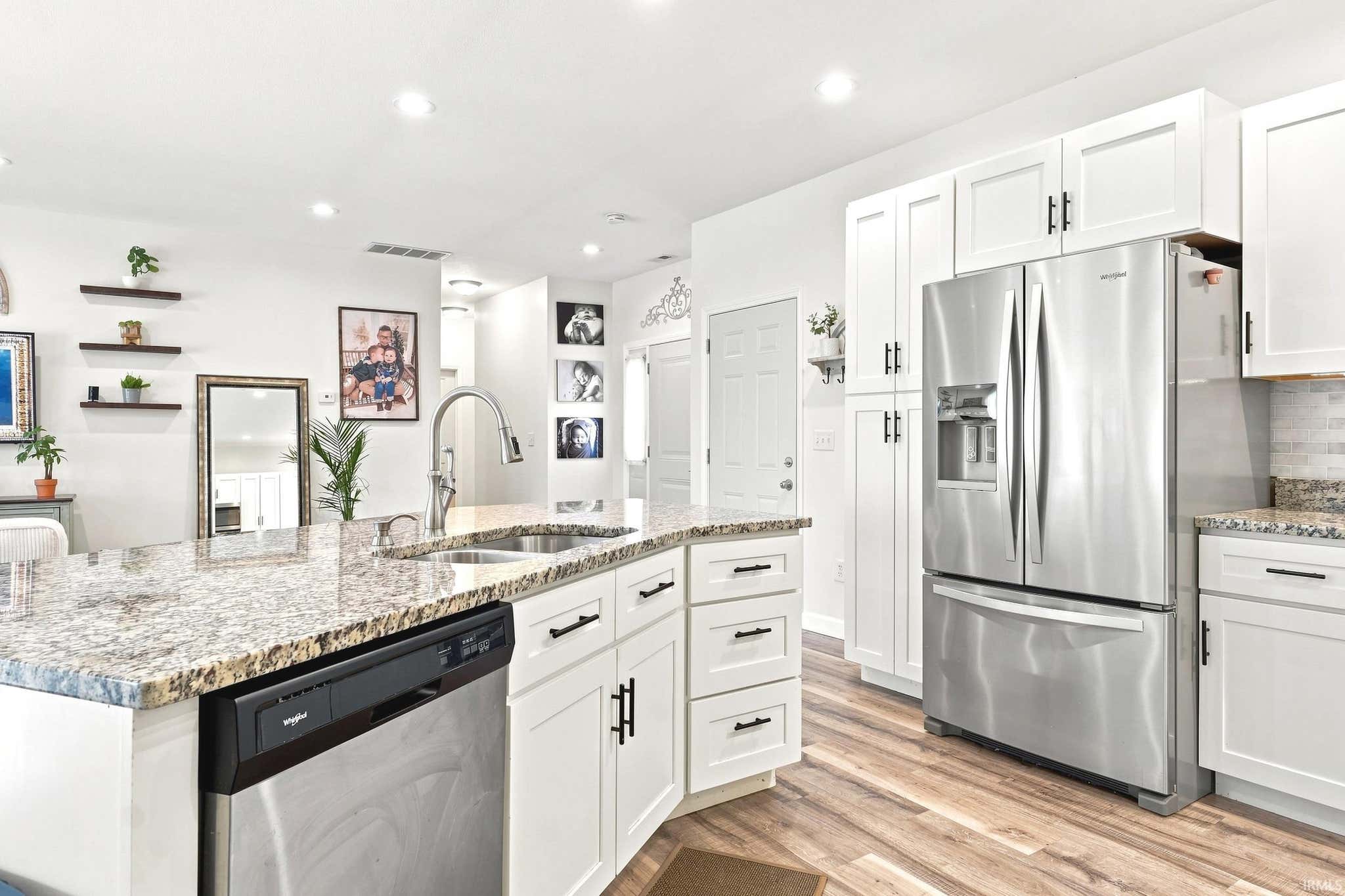 Image of 1338 N Santorini Drive