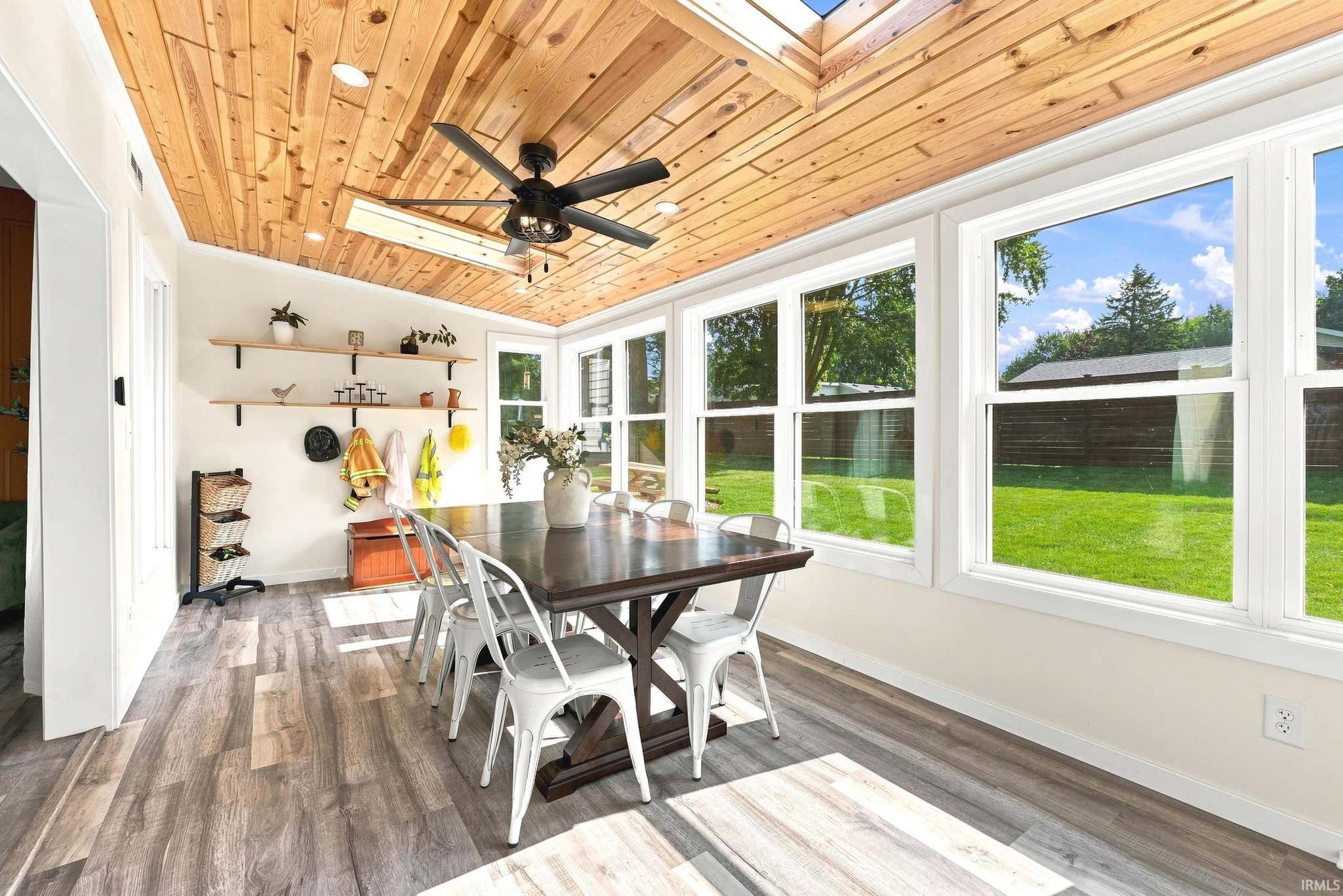 Image of 1338 N Santorini Drive