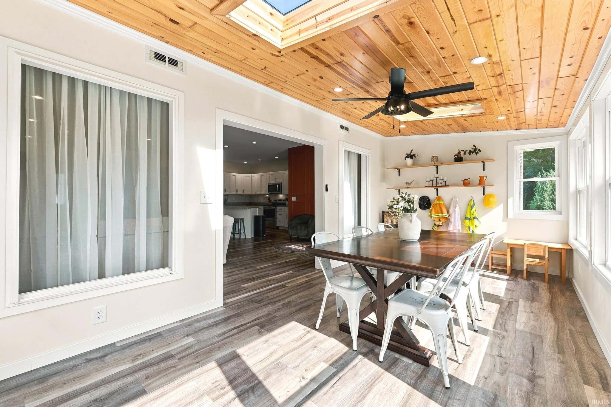 Image of 1338 N Santorini Drive