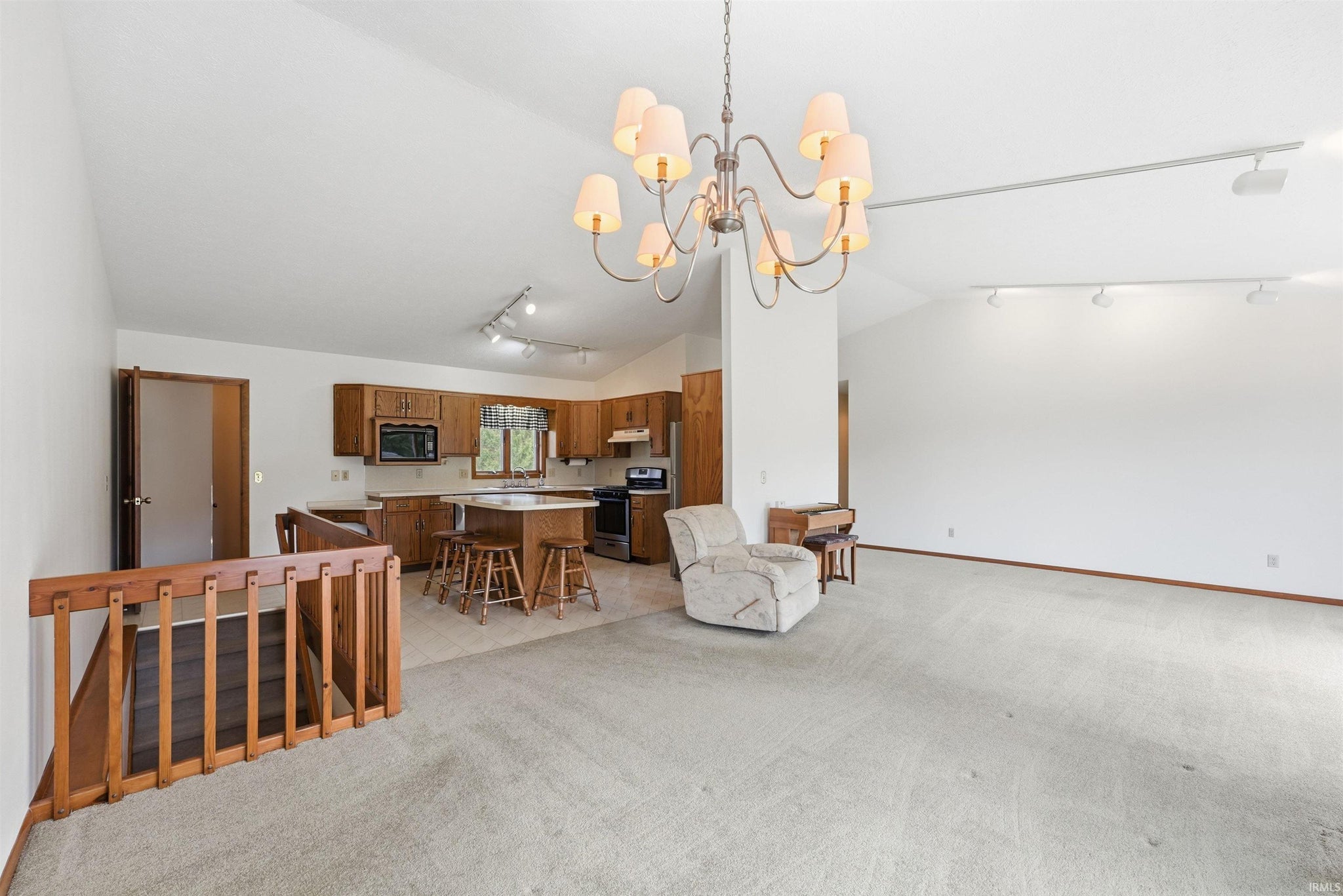 Image of 202 Colonial Drive