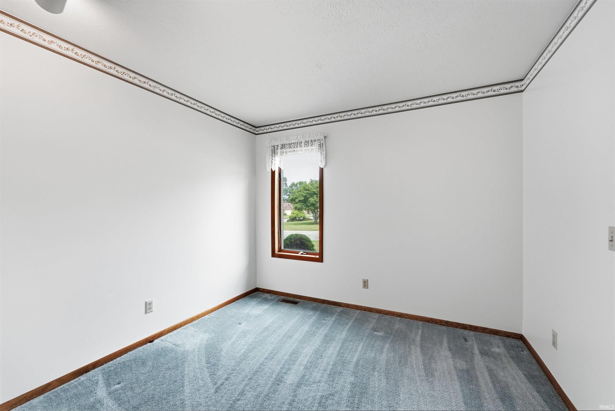 Image of 202 Colonial Drive