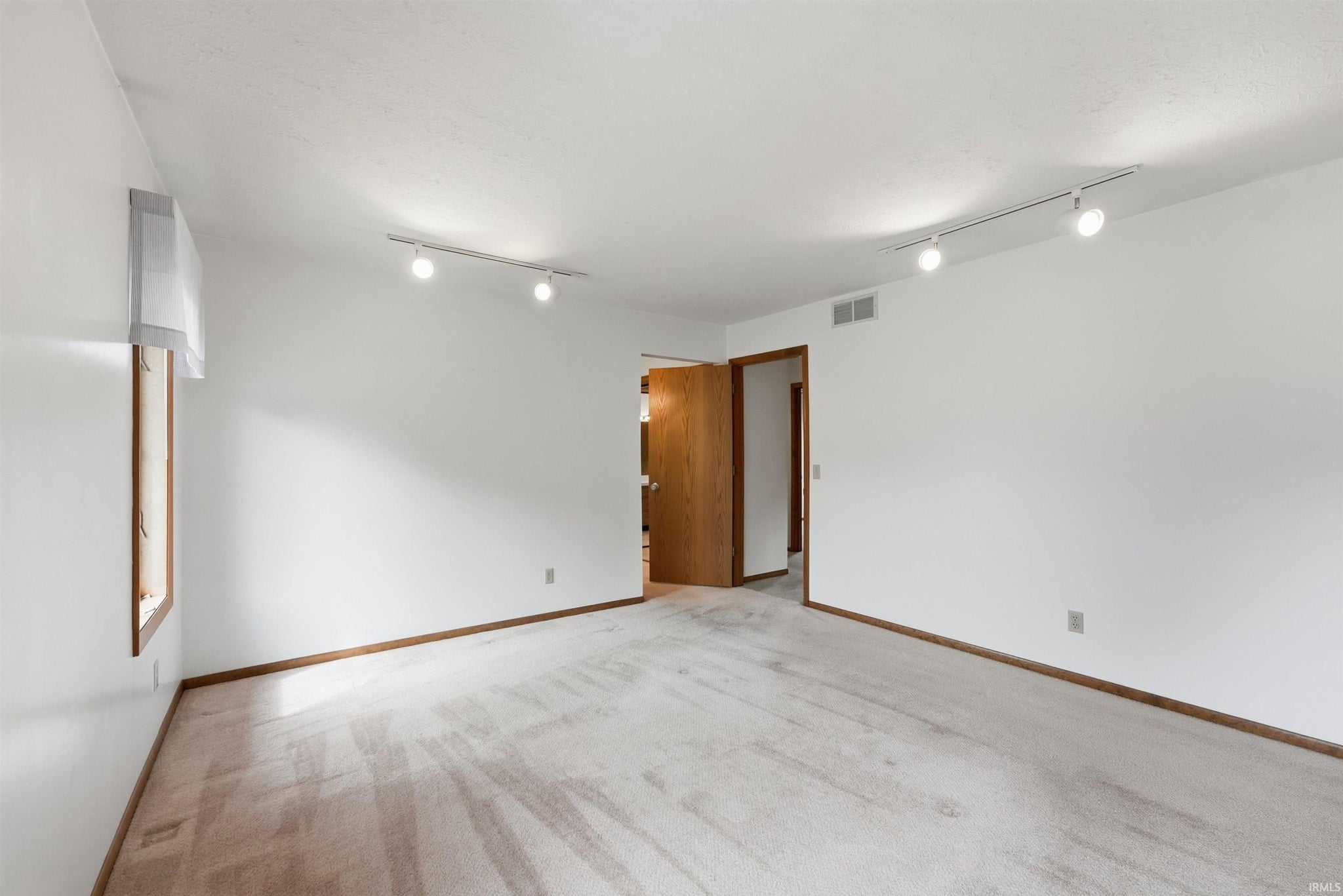 Image of 202 Colonial Drive
