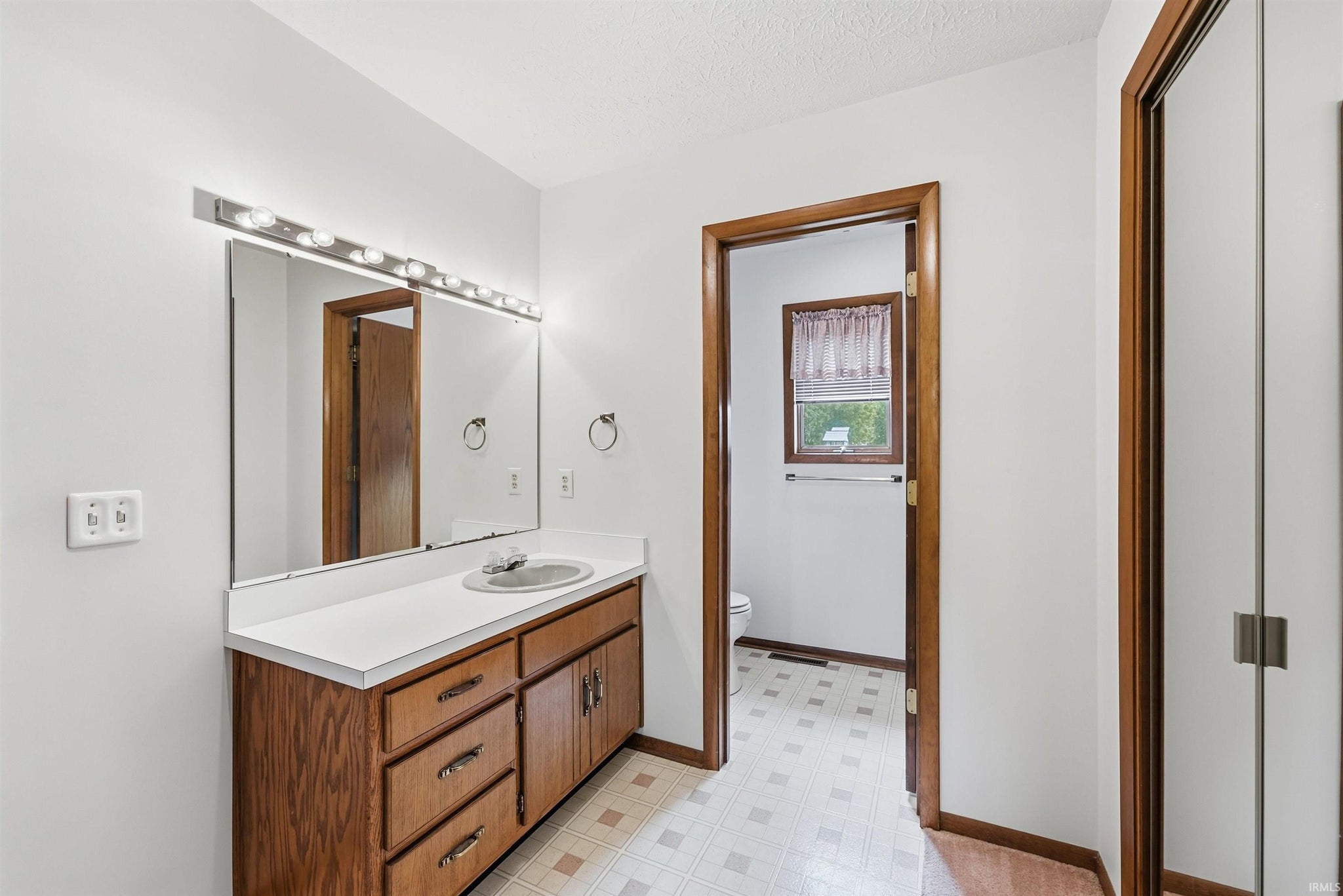 Image of 202 Colonial Drive