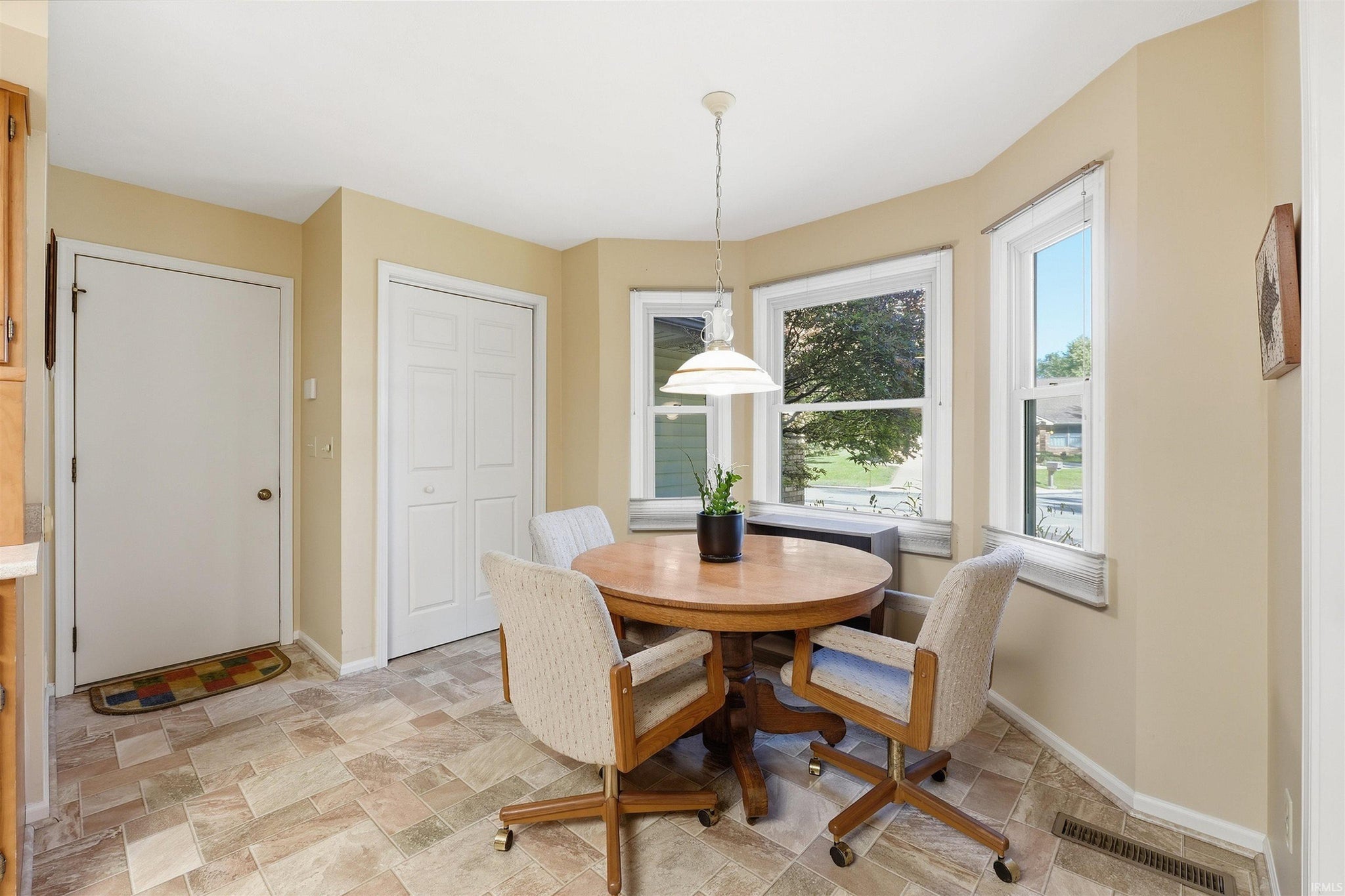 Image of 351 Baythorne Drive