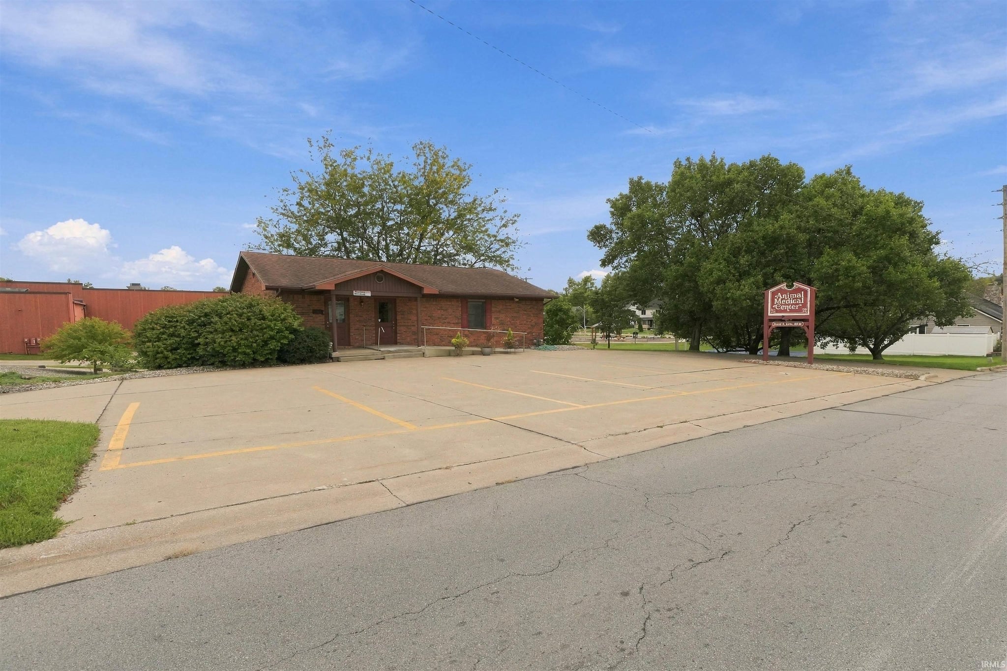 Image of 207 W Winona Avenue