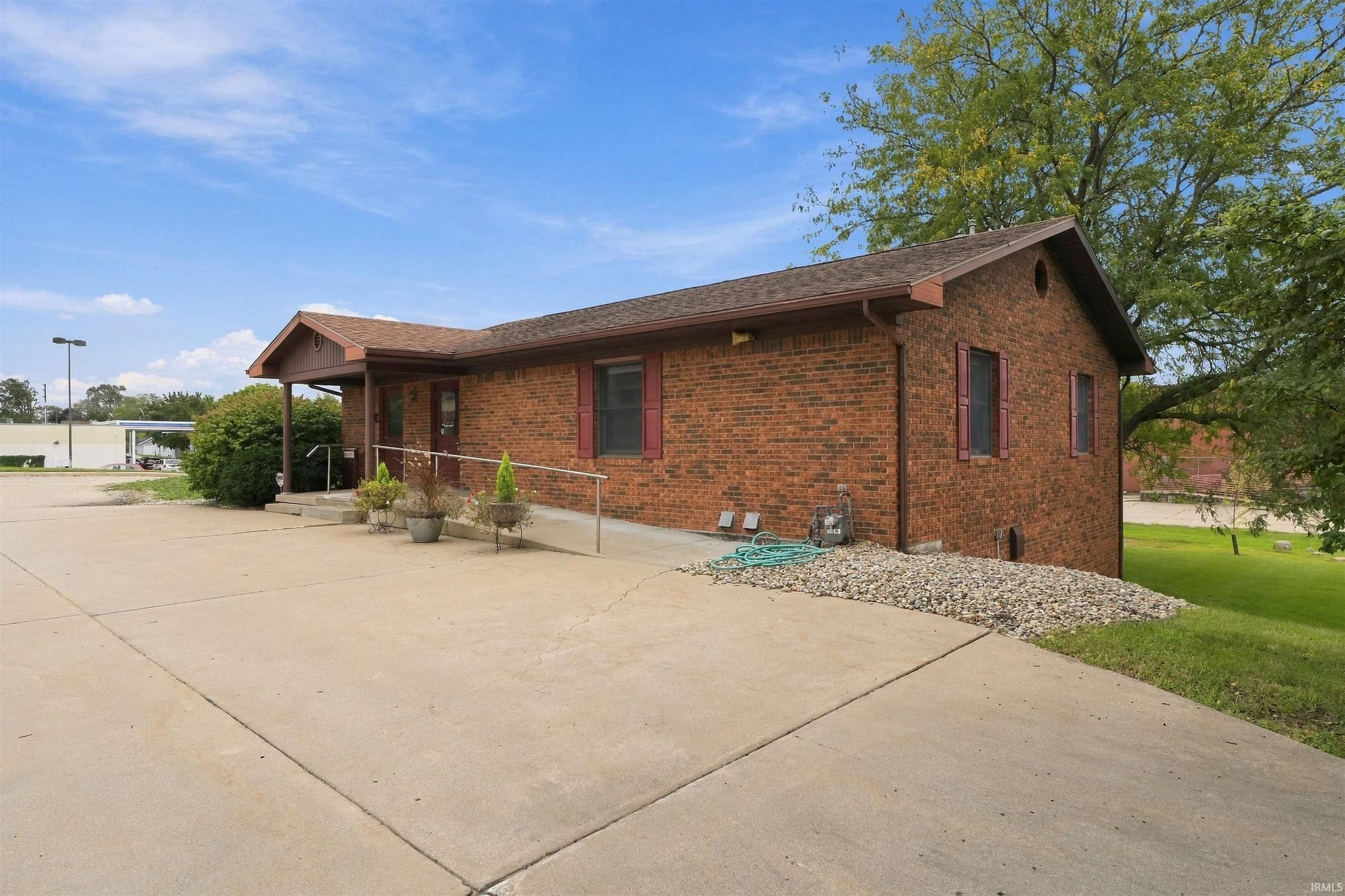 Image of 207 W Winona Avenue