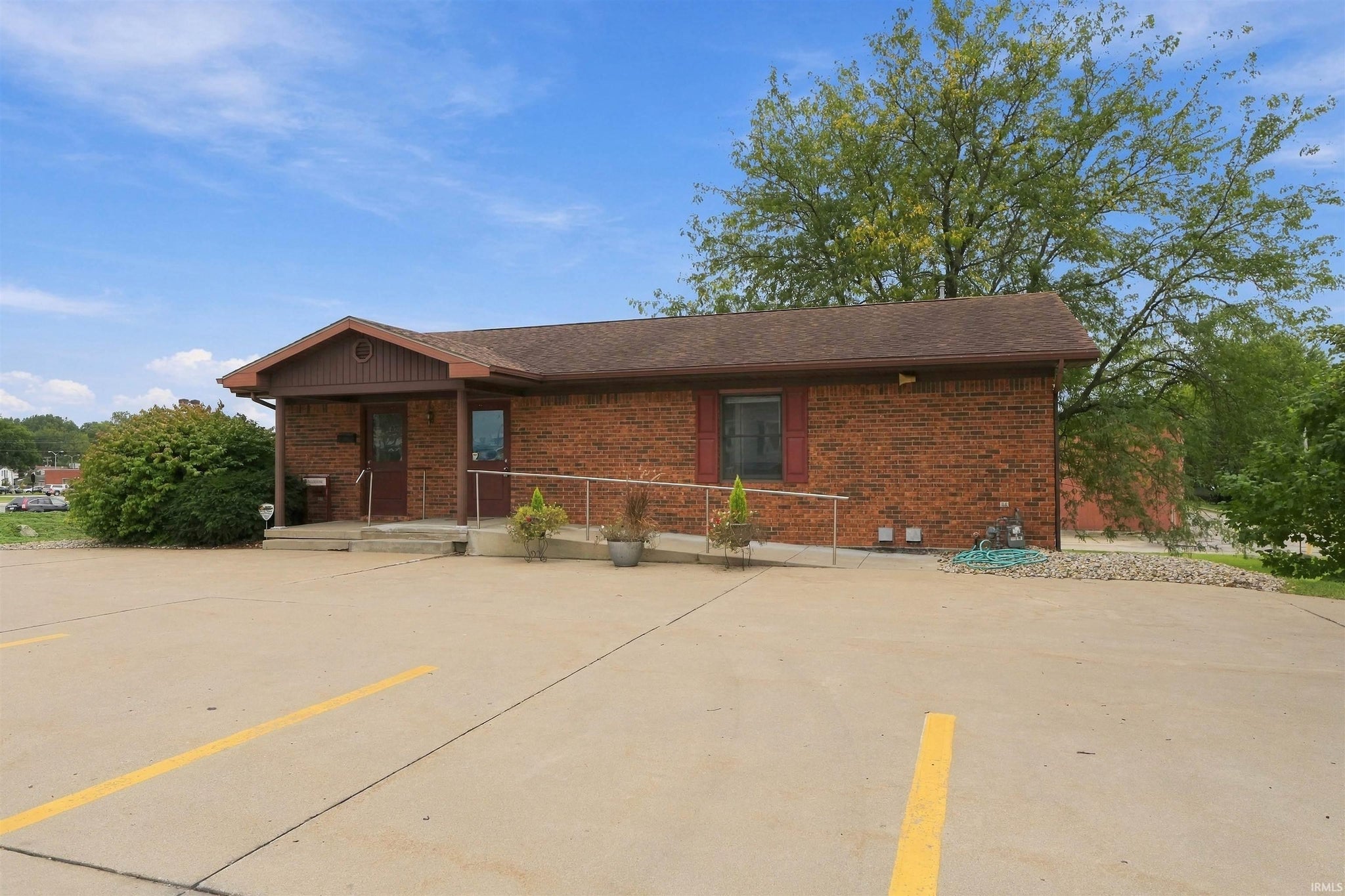 Image of 207 W Winona Avenue