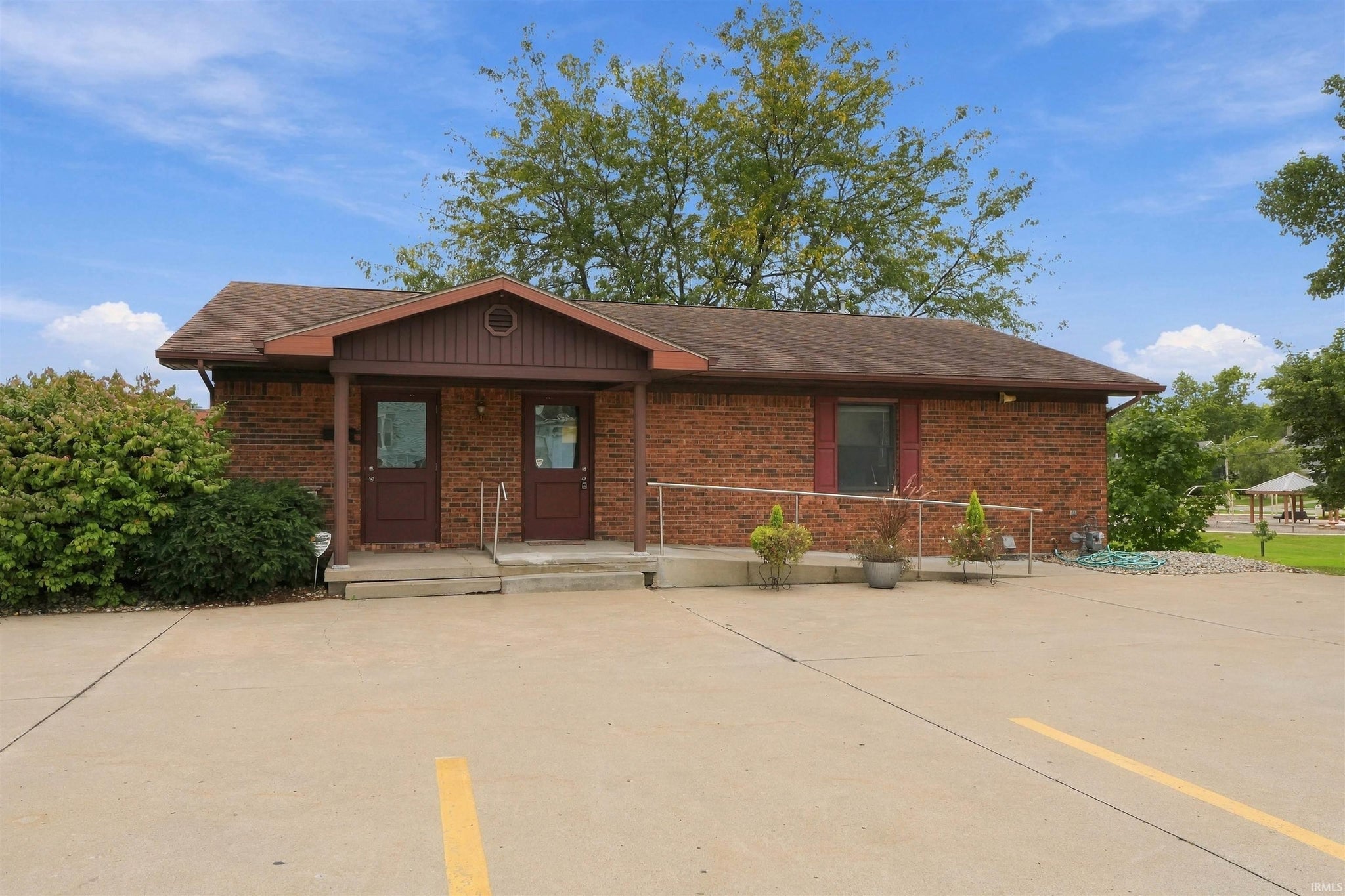 Image of 207 W Winona Avenue