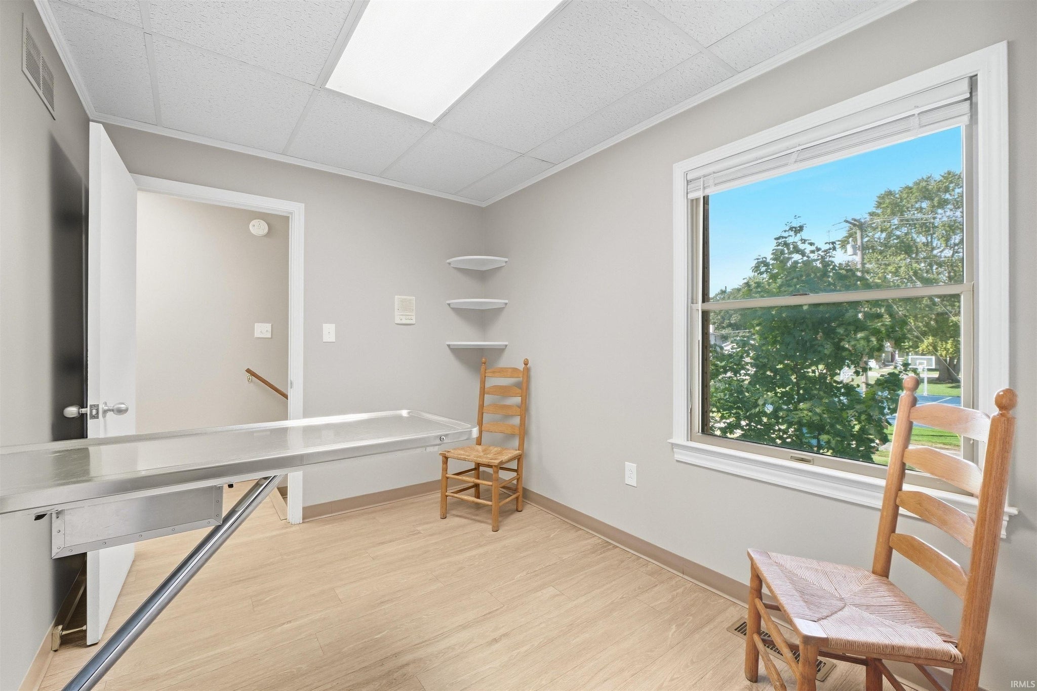 Image of 207 W Winona Avenue