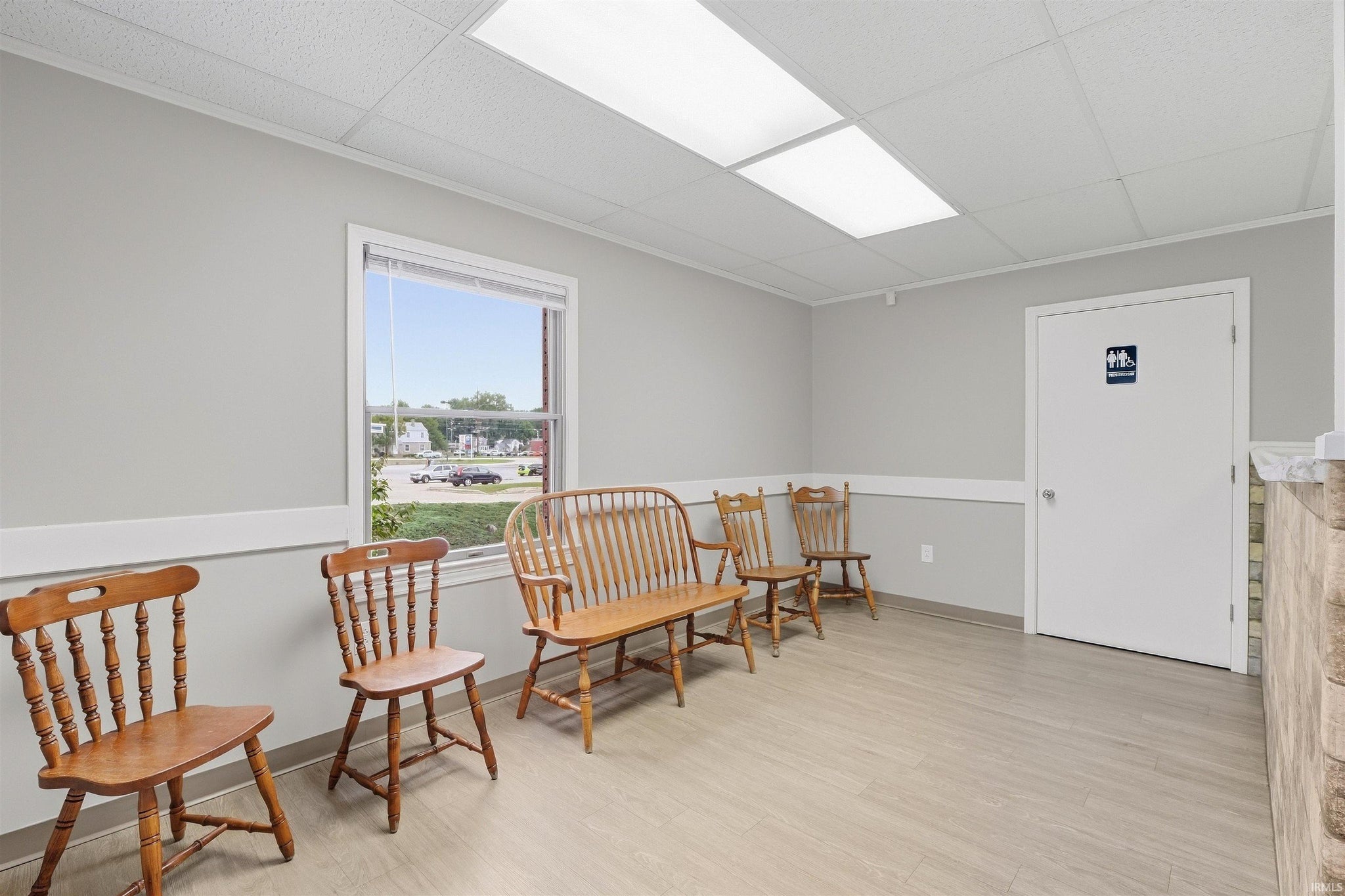 Image of 207 W Winona Avenue