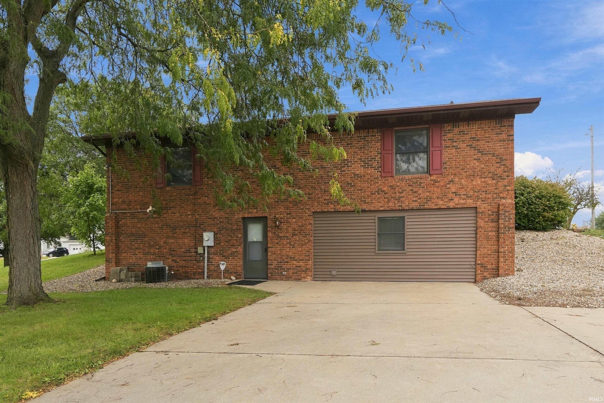 Image of 207 W Winona Avenue