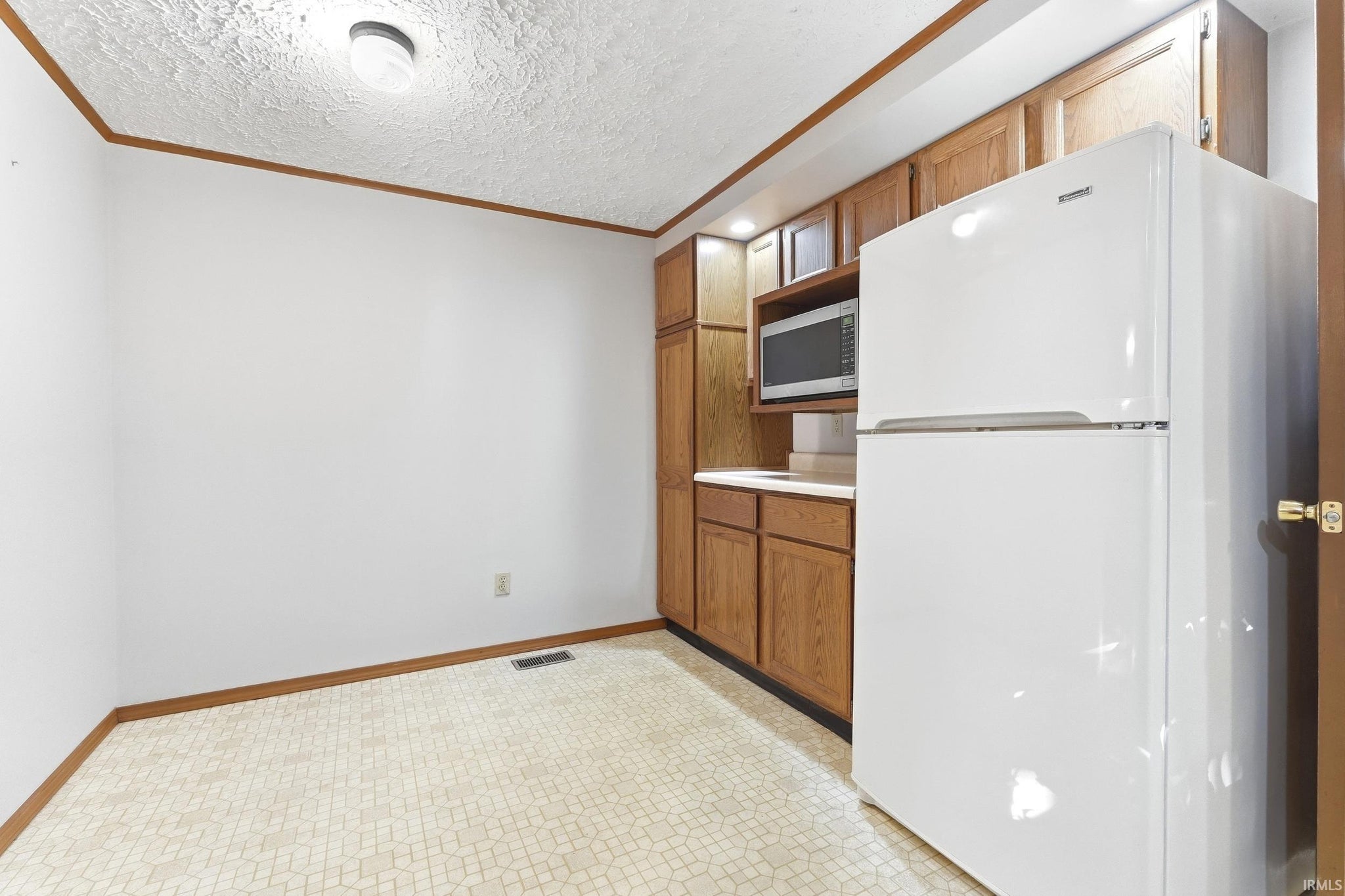 Image of 2906 S Woodland Trail