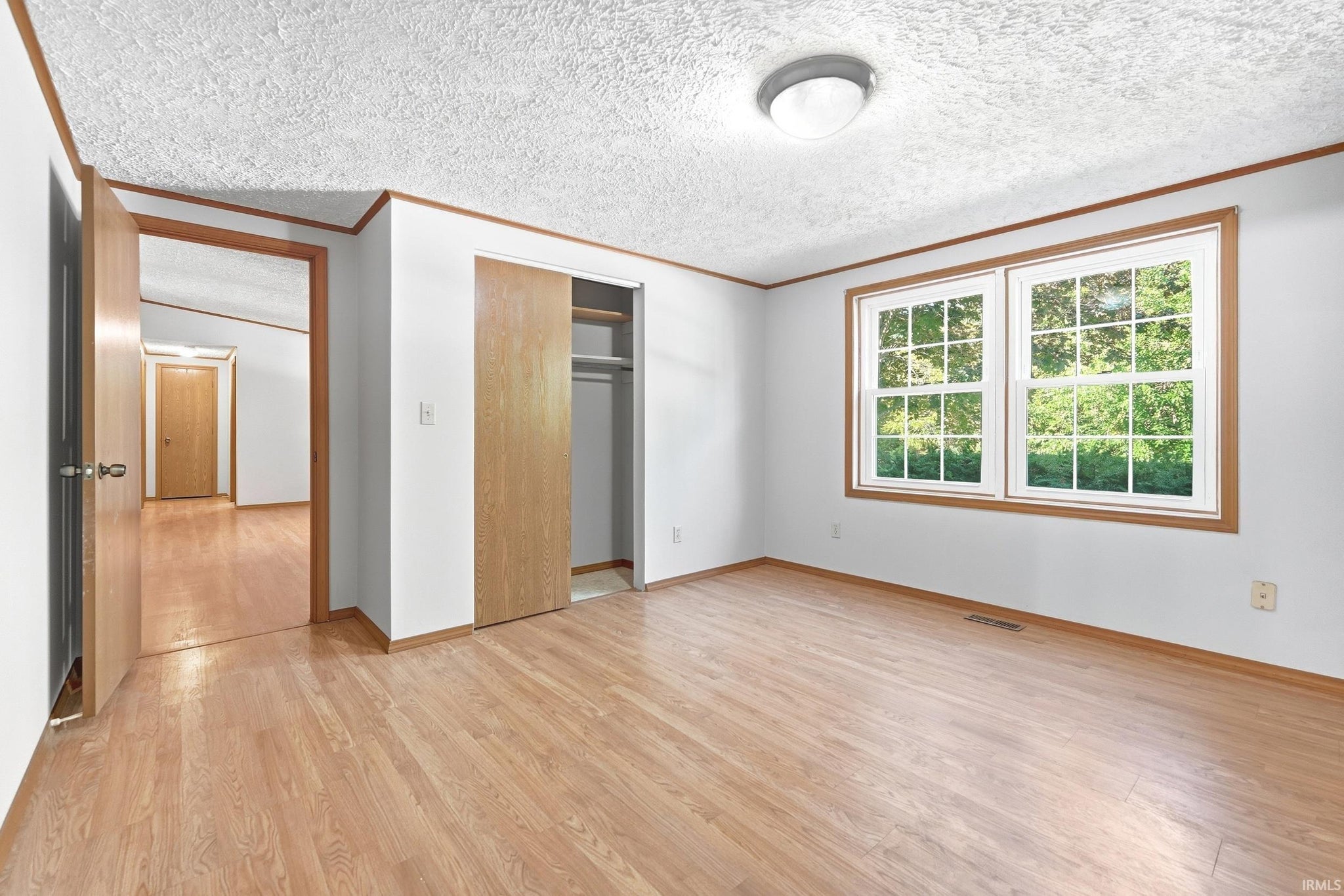 Image of 2906 S Woodland Trail