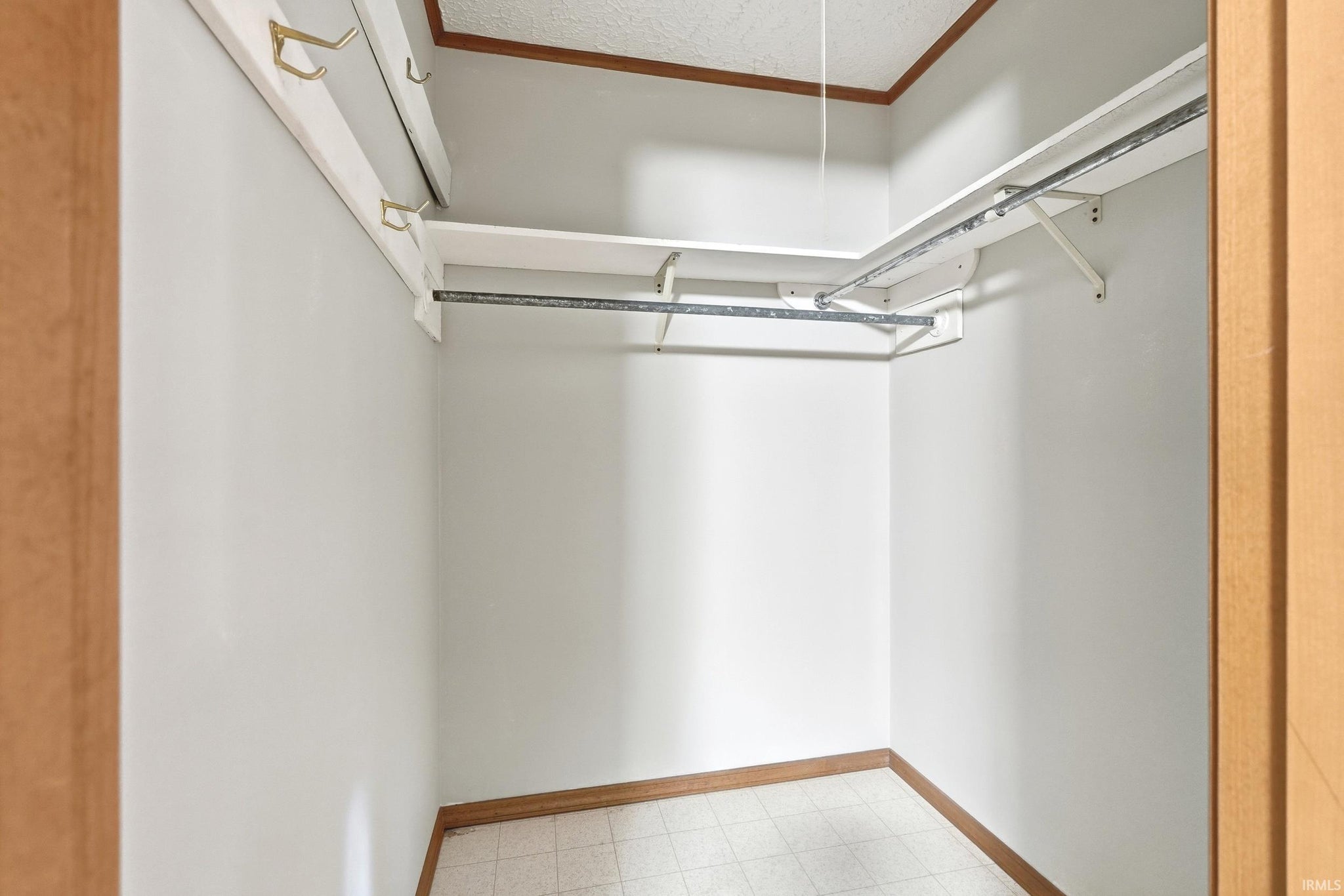 Image of 2906 S Woodland Trail